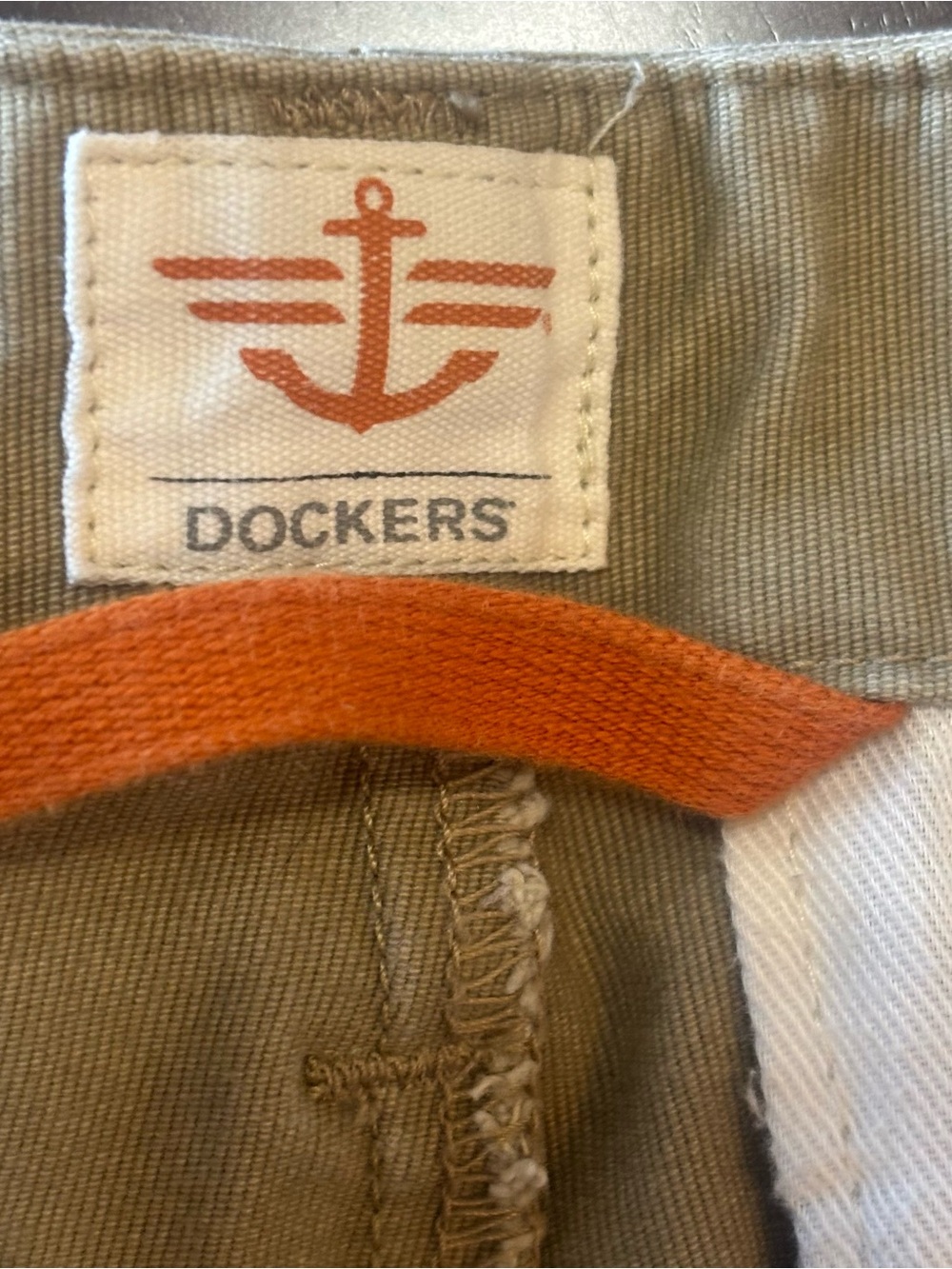 Dockers Flat Front Khaki Pants Men's 30 x 32 Tan Classic Cotton Chinos